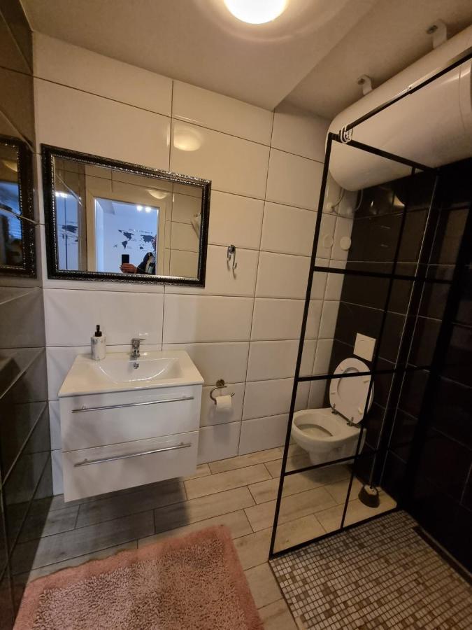 App Central Market Daire Ljubljana Dış mekan fotoğraf